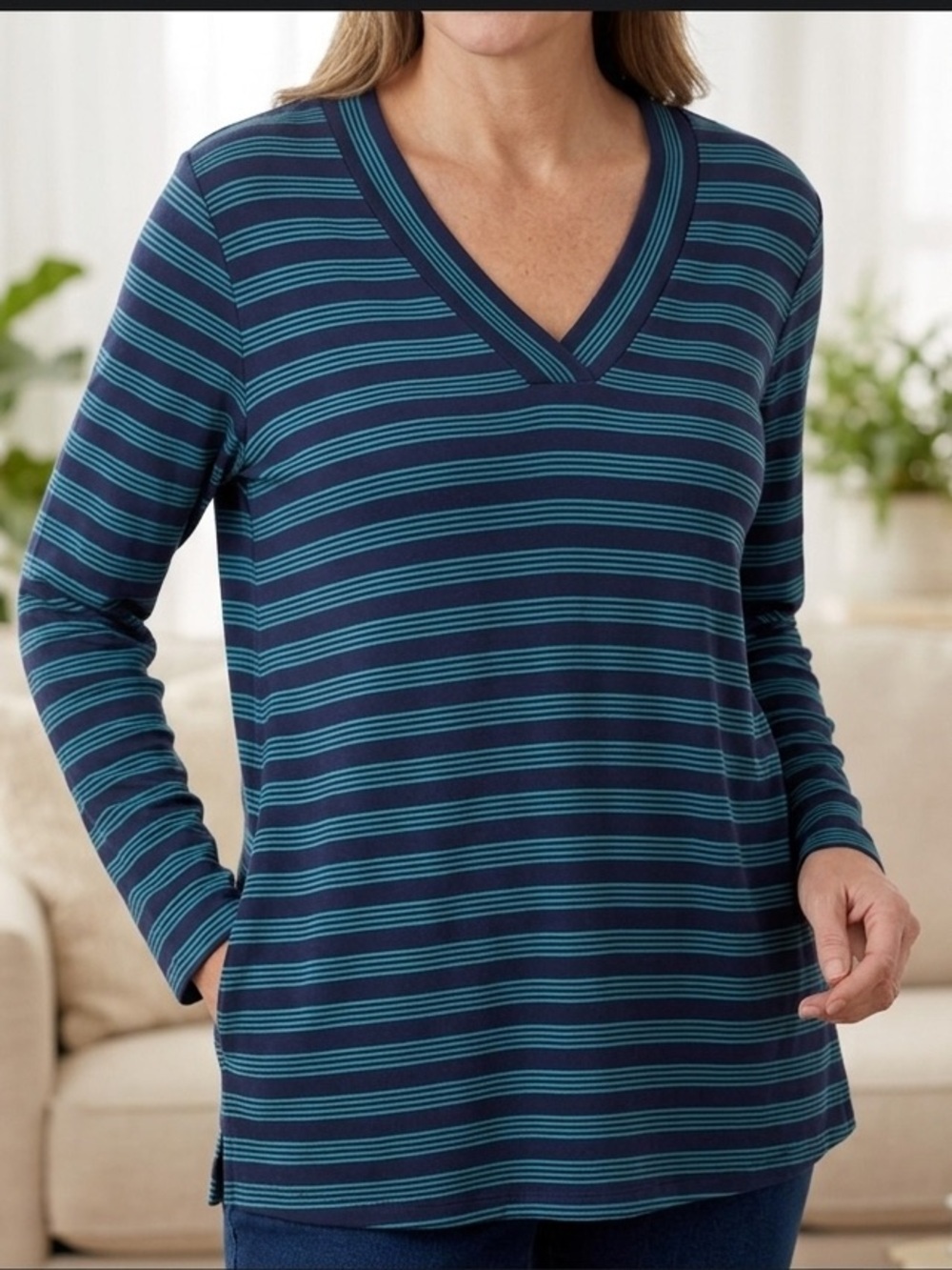 Susan Graver weekend like new size XL V-neck tunic.